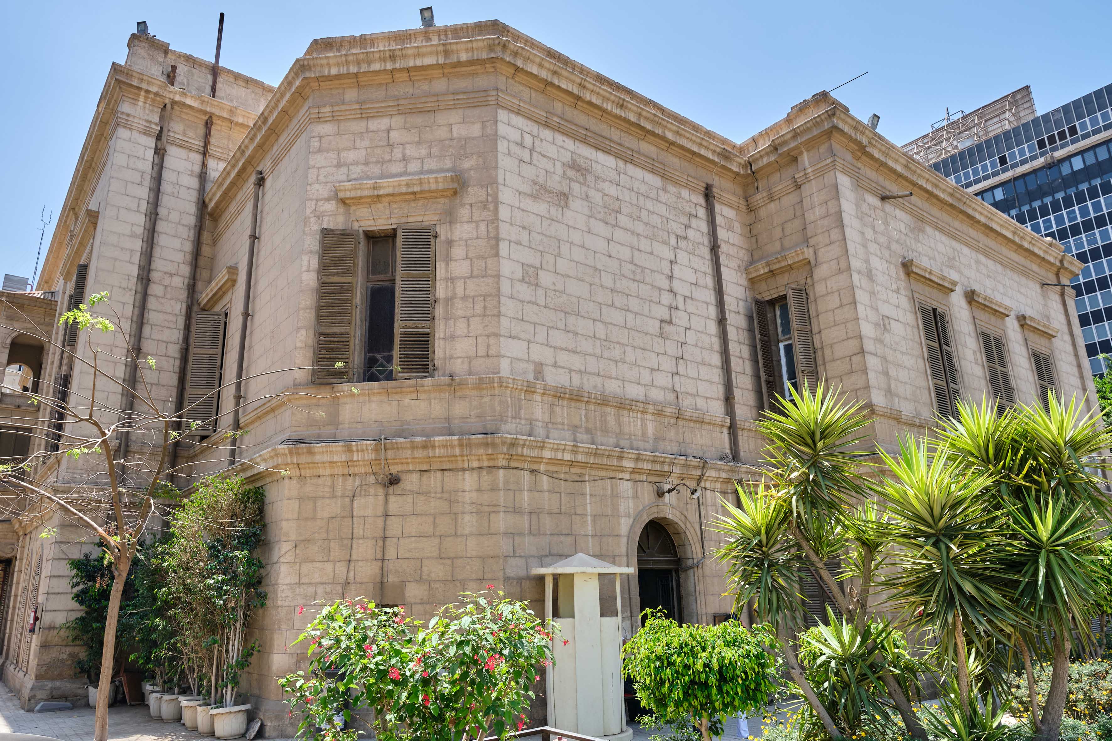 النقوش على الجدران