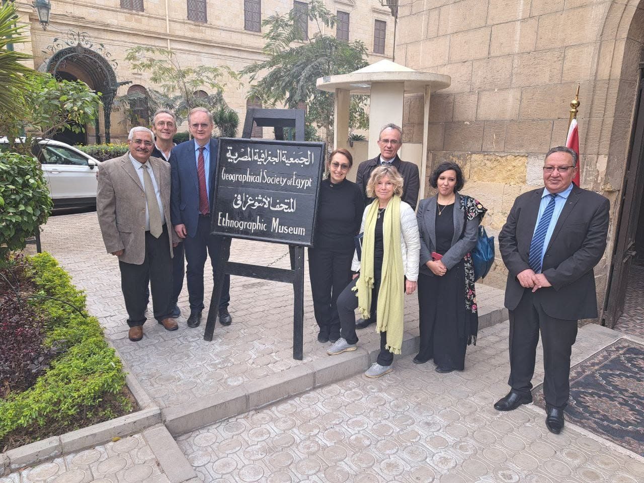 رئيس بعثة الاتحاد الأوروبي في مصر يزور الجمعية الجغرافية المصرية ويبحث آفاق التعاون