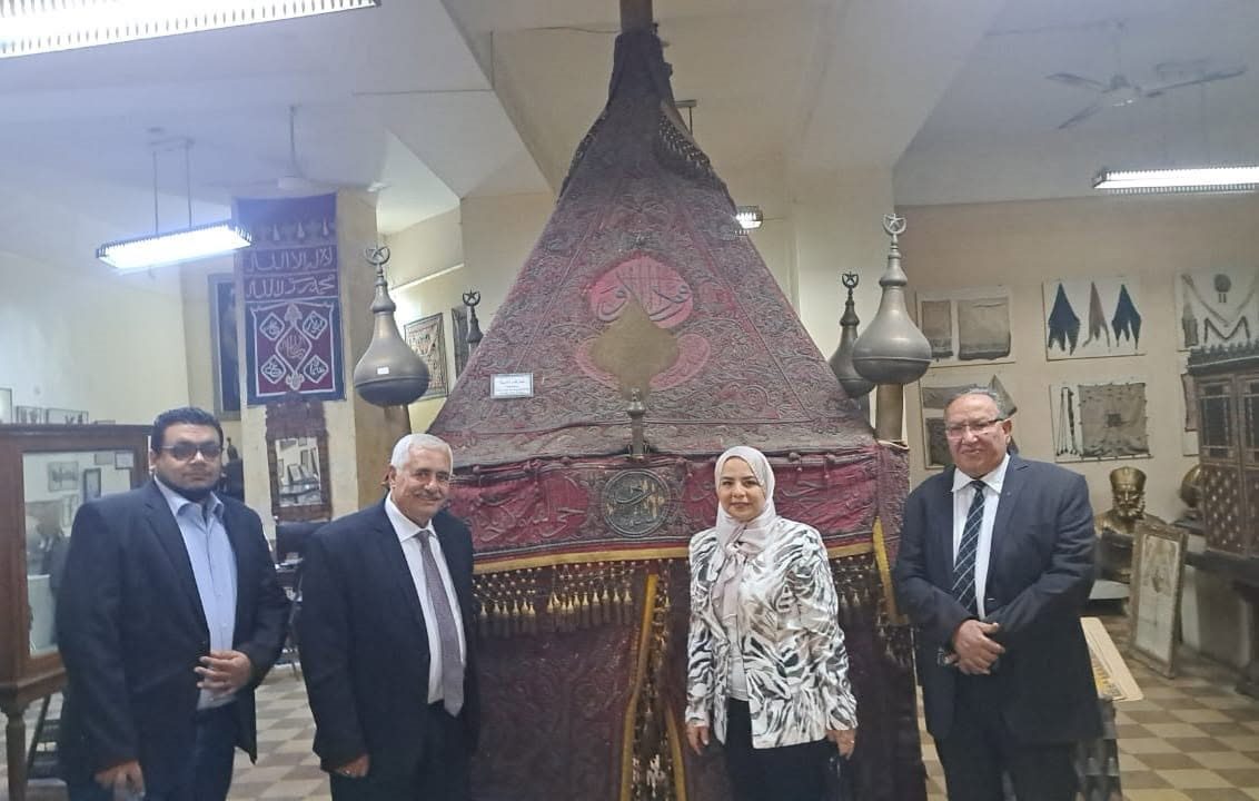 الجمعية الجغرافية المصرية ووزارة الاتصالات توقعان بروتوكولًا لرقمنة كنوزها العلمية